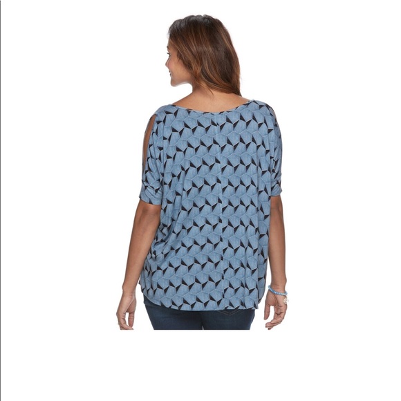 Cold shoulder maternity top size XL - Picture 2 of 4